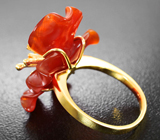 Золотое кольцо с резным оранжевым кварцем и желтыми сапфирами Золото