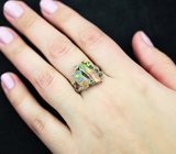 Серебряное кольцо с кристаллическими эфиопскими опалами и цаворитами