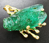 Золотая брошь/кулон с уникальным резным уральским изумрудом 36,5 карат и бриллиантами Золото
