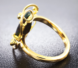 Кольцо с ограненным черным опалом и лейкосапфирами Золото