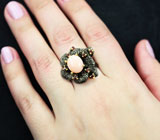 Серебряное кольцо с перуанским розовым опалом и мозамбикскими гранатами Серебро 925