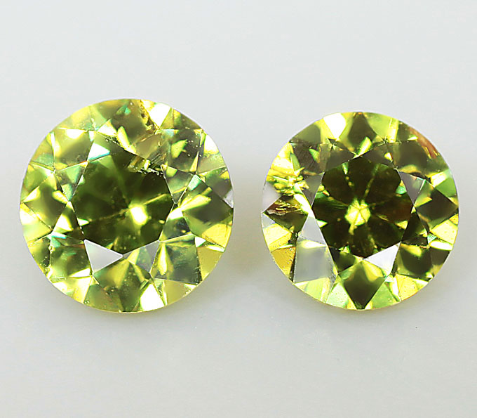 Пара уральских демантоидов 0,51 карат