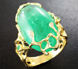 Золотое кольцо с крупным уральским изумрудом 14,6 карата и бриллиантами Золото