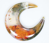 «Садовый» агат в форме полумесяца 29,96 карат 