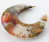 «Садовый» агат в форме полумесяца 29,96 карат 