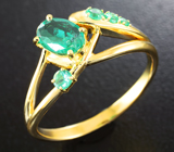 Золотое кольцо с яркими уральскими изумрудами 0,59 карата Золото