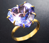 Золотое кольцо с крупным насыщенным флюоритом со сменой цвета 12,16 карата Золото