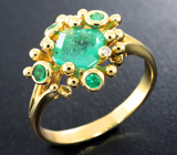 Золотое кольцо с уральскими изумрудами 0,9 карата и бриллиантами Золото