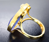 Золотое кольцо с танзанитом 7,88 карата, синими и бесцветными сапфирами Золото