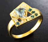 Золотое кольцо с уральскими александритами 0,72 карата и бриллиантами Золото