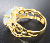 Золотое кольцо с супер-ярким эфиопским опалом 2,32 карата, цаворитом и рубином Золото
