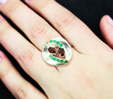 Серебряное кольцо с мозамбикскими гранатами и зелеными агатами