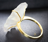 Золотое кольцо с резным кварцем 24,69 карата и сапфирами Золото