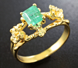 Золотое кольцо с уральским изумрудом 0,77 карата и бриллиантами Золото