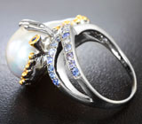 Серебряное кольцо с жемчужиной барокко, синим сапфиром и танзанитами Серебро 925