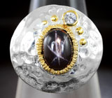 Серебряное кольцо cо звездчатым сапфиром и бесцветным топазом Серебро 925