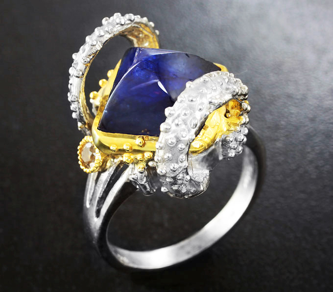 Серебряное кольцо с синим сапфиром и дымчатым кварцем