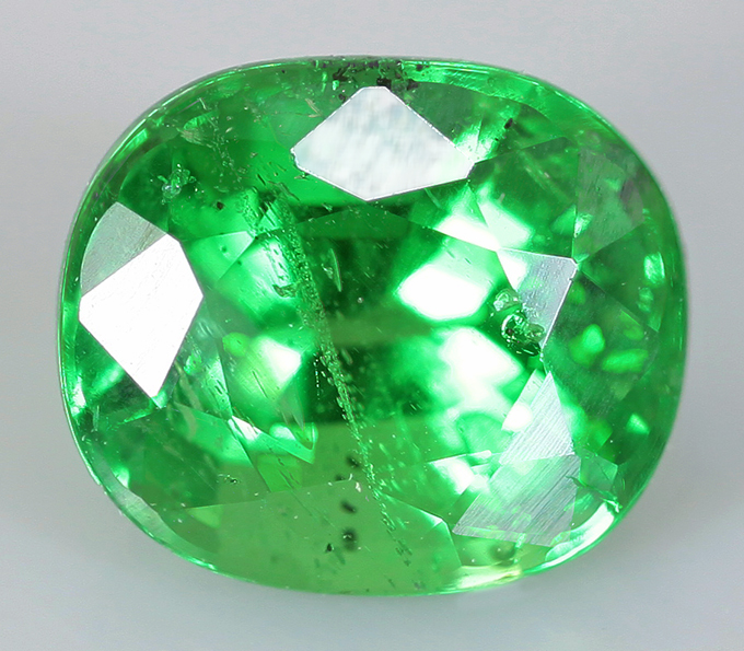 Яркий цаворит 0,78 карата