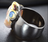Серебряное кольцо с жемчужиной барокко и кристаллическим эфиопским опалом Серебро 925