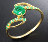 Золотое кольцо с яркими уральскими изумрудами 0,8 карата Золото