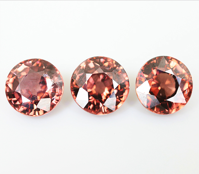 Набор из 3 красно-оранжевых цирконов 4,52 карата