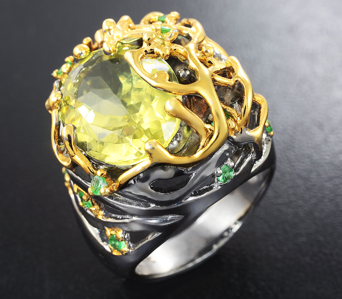 Серебряное кольцо с лимонным цитрином и цаворитами