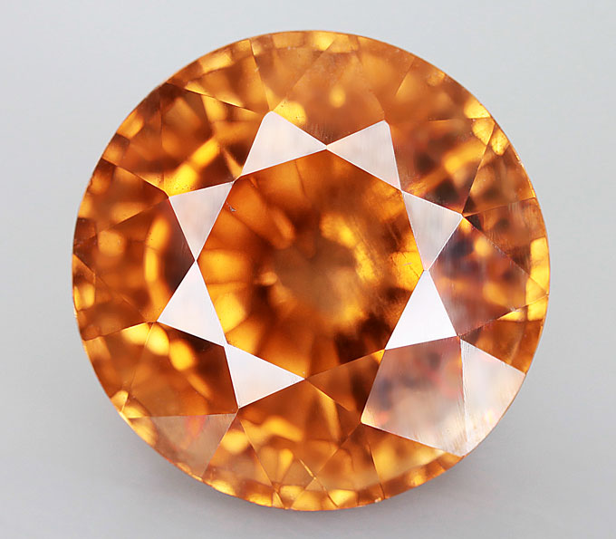 Золотисто-оранжевый циркон 4,78 карата