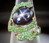 Серебряное кольцо cо звездчатым сапфиром 7,8 карата, цаворитами и красными сапфирами Серебро 925