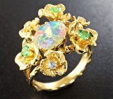 Золотое кольцо с ограненным эфиопским опалом 1,19 карата, цаворитами и лейкосапфирами Золото