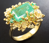Золотое кольцо с крупным уральским изумрудом 4,25 карата и бриллиантами Золото