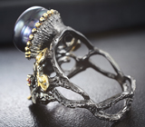 Серебряное кольцо с цветным жемчугом, гранатами и бесветным топазом Серебро 925