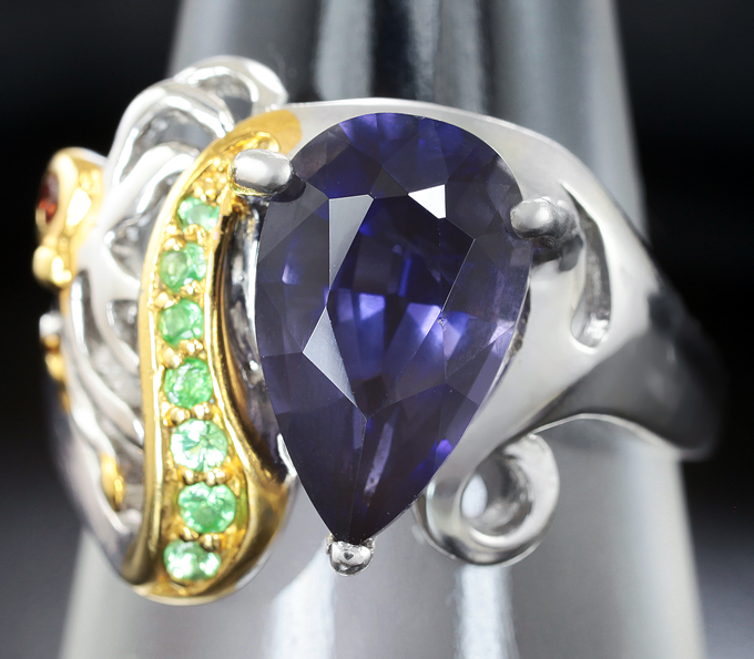 Серебряное кольцо с иолитом 2,96 карата, оранжевым сапфиром и цаворитами