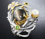 Серебряное кольцо cо скаполитом с эффектом «кошачьего глаза», жемчужиной и диопсидами Серебро 925