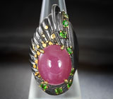 Серебряное кольцо с пурпурным сапфиром 23+ карат и диопсидами Серебро 925