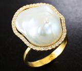 Золотое кольцо с морской жемчужиной барокко 20,85 карата и бесцветными цирконами Золото