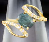 Золотое кольцо с уральским александритом 0,93 карата и бесцветными цирконами Золото