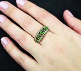 Серебряное кольцо с кабошонами цаворитов и зелеными сапфирами Серебро 925