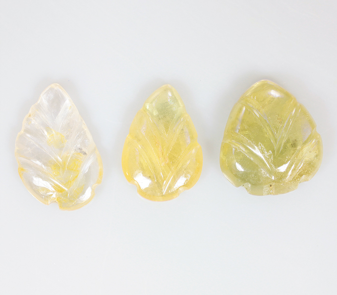 Набор из 3 резных сапфиров 3,77 карата