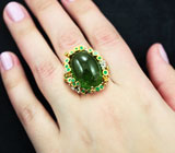 Серебряное кольцо с кабошоном зеленого турмалина 38,1 карата и изумрудами Серебро 925