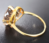 Золотое кольцо с морганитом 4,85 карата и бецветными цирконами Золото