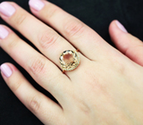 Золотое кольцо с морганитом 4,85 карата и бецветными цирконами Золото