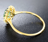 Золотое кольцо с ограненным уральским хризобериллом 1,46 карата и бриллиантами Золото