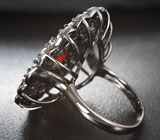 Превосходное серебряное кольцо с гранатами и голубыми топазами Серебро 925