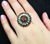 Превосходное серебряное кольцо с гранатами и голубыми топазами Серебро 925