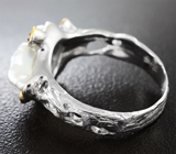 Серебряное кольцо с жемчужиной барокко, сапфиром и цаворитами Серебро 925