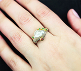 Серебряное кольцо с жемчужиной барокко, сапфиром и цаворитами