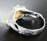 Серебряное кольцо с кристаллическим эфиопским опалом 2,76 карата и цаворитами Серебро 925