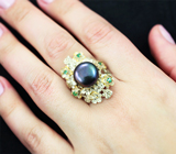 Серебряное кольцо с цветным жемчугом и изумрудом
