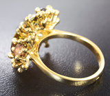 Золотое кольцо с андалузитами 4,4 карата, зеленым сапфиром и бриллиантом Золото