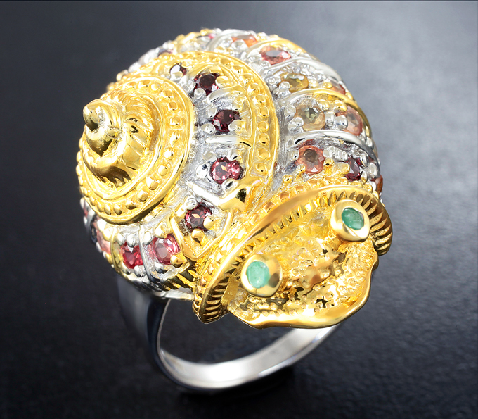 Серебряное кольцо «Улитка» с разноцветными сапфирами, родолитами и изумрудами